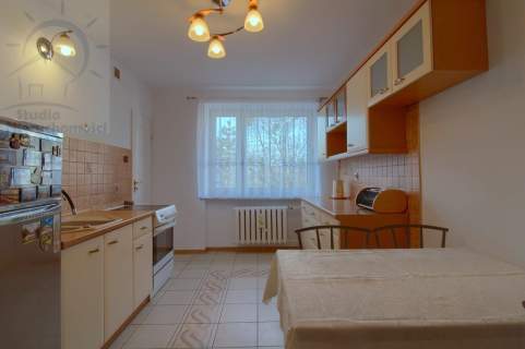 Umeblowane 3 pokoje, garderoba, duży balkon