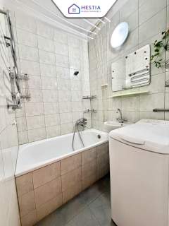 3-pok z oddzielną kuchnią. Balkon, piwnica.
