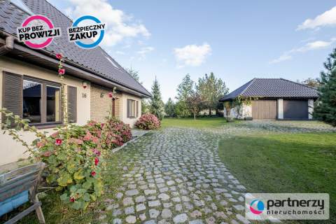 Piękny dom z bardzo dużą działką, spokojna okolica