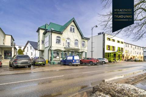 Budynek usługowy - 5 lokali, centrum Sierakowic.