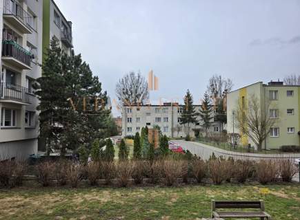 2 pokoje 50 m Parter I Balkon