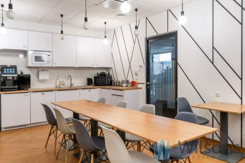 Wykończony lokal 738m2 na Pradze