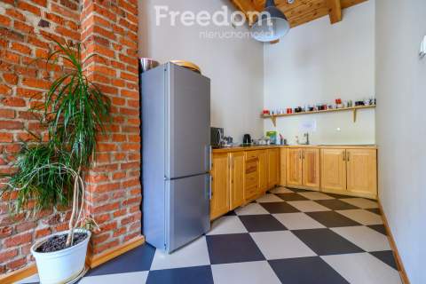 loft z antresolą i gabinetem 65 m Koszary Fun