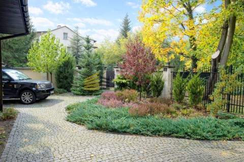Luxury Villa with Swimming Pool 550 m Private