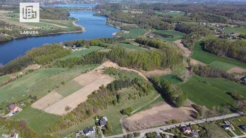 Działka inwestycyjna z widokiem na jezioro Bącz