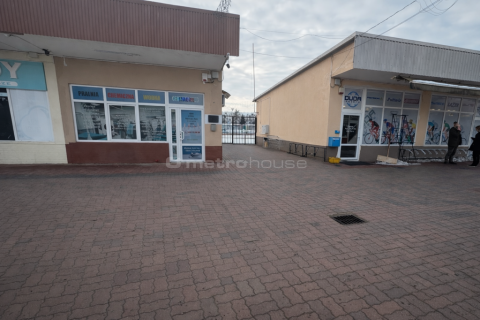 Lokal usługowy w centrum kupieckim Tarchomin