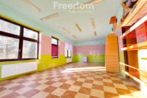 Budynek z dużą działką 1502 m2   Porosiuki