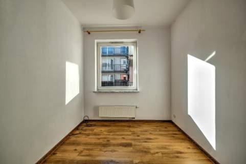 2 pokojowe z windą, blisko tramwaj