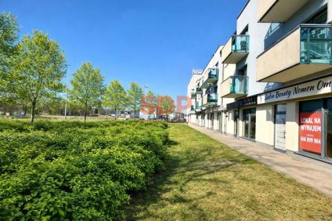 Lokal 54,55 m2 z witryną od ulicy