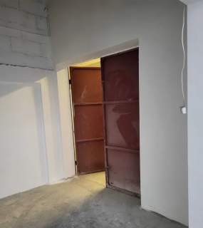 Magazyn 96 m2 z rampą TEOPARK Wersalska 47/75