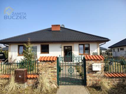 Sprzedam parterowy dom w Kuznocinie