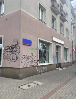 Duży narożny lokal przy ruchliwej ulicy