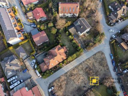 PRZESTRONNY DOM Z POTENCJAŁEM 260M2 W PYCHOWICACH