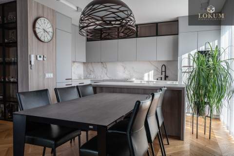 APARTAMENT NA SPRZEDAŻ PARKITKA