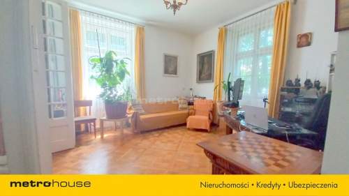 Posiadłość na działce 3352m2 w Brwinowie