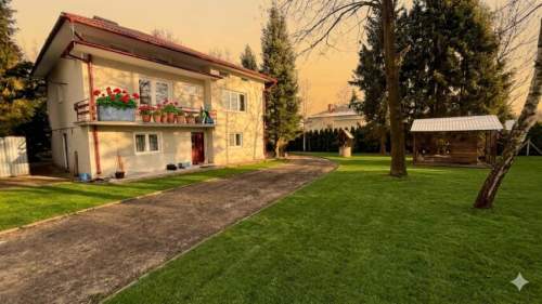 Siedlisko z dużym domem, działka budowlana 1,3 ha, ogrodzona