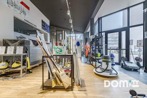 130 m2, witryny, dobra widoczność, nowoczesny