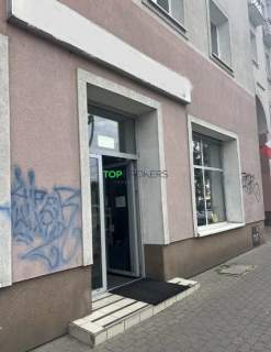 Duży narożny lokal przy ruchliwej ulicy