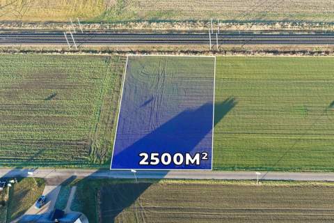 Działka 2.500 m , możliwość zabudowy mieszkaniowej