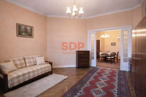 77 m2 w modernistycznej kamienicy - POTENCJAŁ I PRESTIŻ