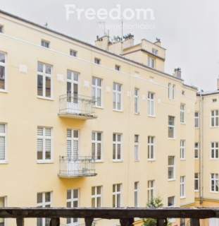Prestiż bez hałasu. 60m , balkon, CO miejskie.