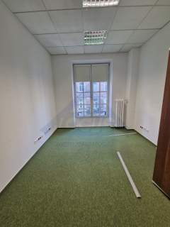 Biuro w kamienicy do wynajęcia Śródmieście.