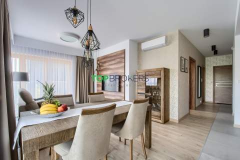 Komfortowe trzy pokoje w ścisłym centrum, klima