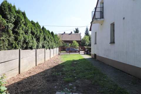 Dom w zielonej okolicy z dużą działką
