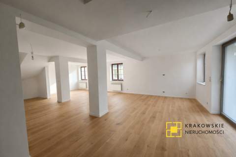 PRZESTRONNY DOM Z POTENCJAŁEM 260M2 W PYCHOWICACH