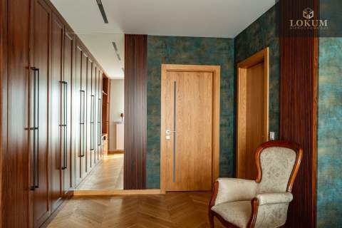 APARTAMENT NA SPRZEDAŻ PARKITKA