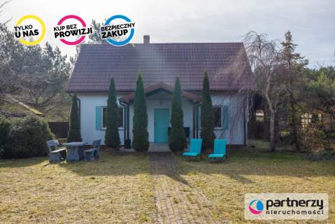 Dwa domki na dużej działce nad morzem