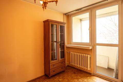 2 pokoje z kuchnia Zarzew 37,2m 3pietroblok 4 balkon
