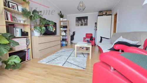 Przestronne, w pełnym rozkładzie 2 pok. z balkonem.