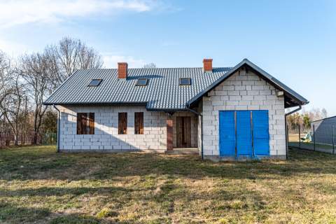 Dom 148 m na dużej działce 22 ary stan surowy Łukawiec