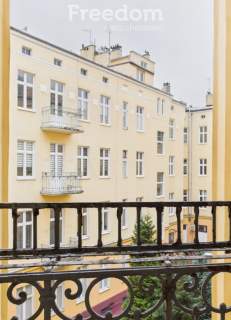 Prestiż bez hałasu. 60m , balkon, CO miejskie.