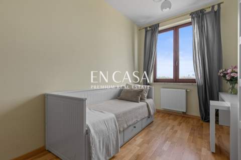 5 pokoi Mokotów 2 balkony Top floor 