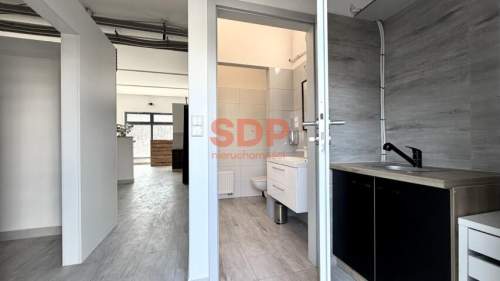 Lokal 54,55 m2 z witryną od ulicy