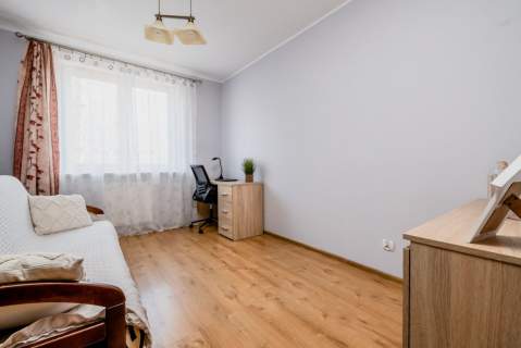 os. Mickiewicza 48m2 2 pokoje z balkonem