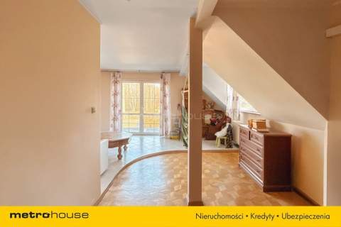 Dom 320 m 2 wejścia 9 pokoi Odrano-Wola