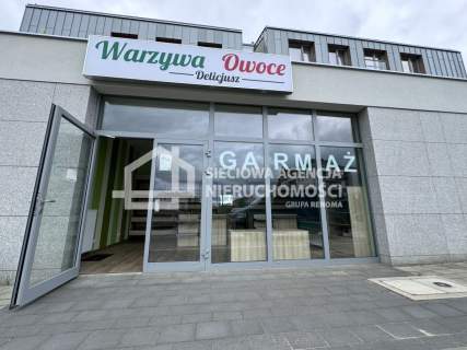 Wykończony na parterze z witryną Wiczlino Ogród