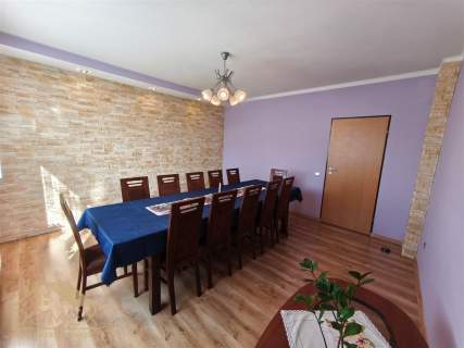 Dom dla 2 rodzin Rogów 3 garaże 10 arów
