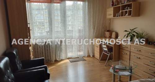 Z BALKONEM ORAZ JASNĄ KUCHNIĄ PRZY WYBICKIEGO