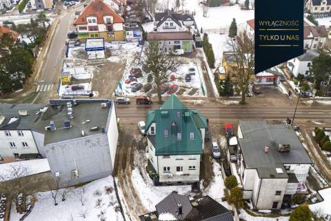 Budynek usługowy - 5 lokali, centrum Sierakowic.