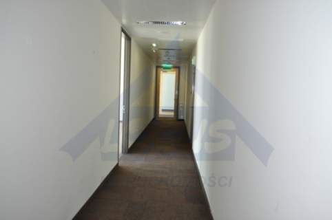 Nieruchomość komercyjna do wynajęcia, 915 m2, Warszawa