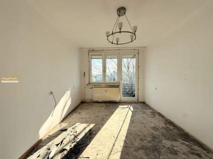 Mieszkanie 48 m2 4 piętro 3 pokoje centrum