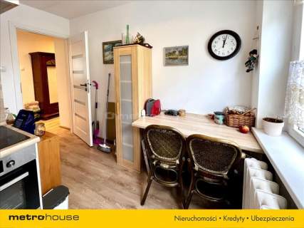 Mieszkanie po remoncie, 3 pokoje, balkon, strych.