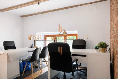Wysoki 4,6 m loft w zabytkowej kamienicy