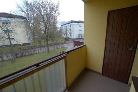 2 pokoje, widna kuchnia, duży balkon, I piętro