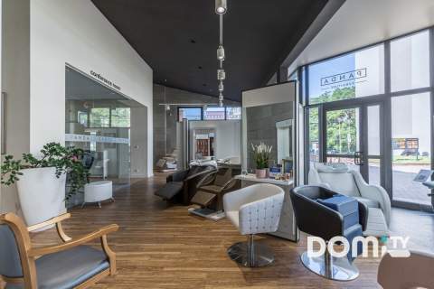 130 m2, witryny, dobra widoczność, nowoczesny