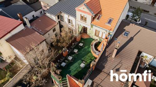Kamienica z częścią noclegową i restauracją